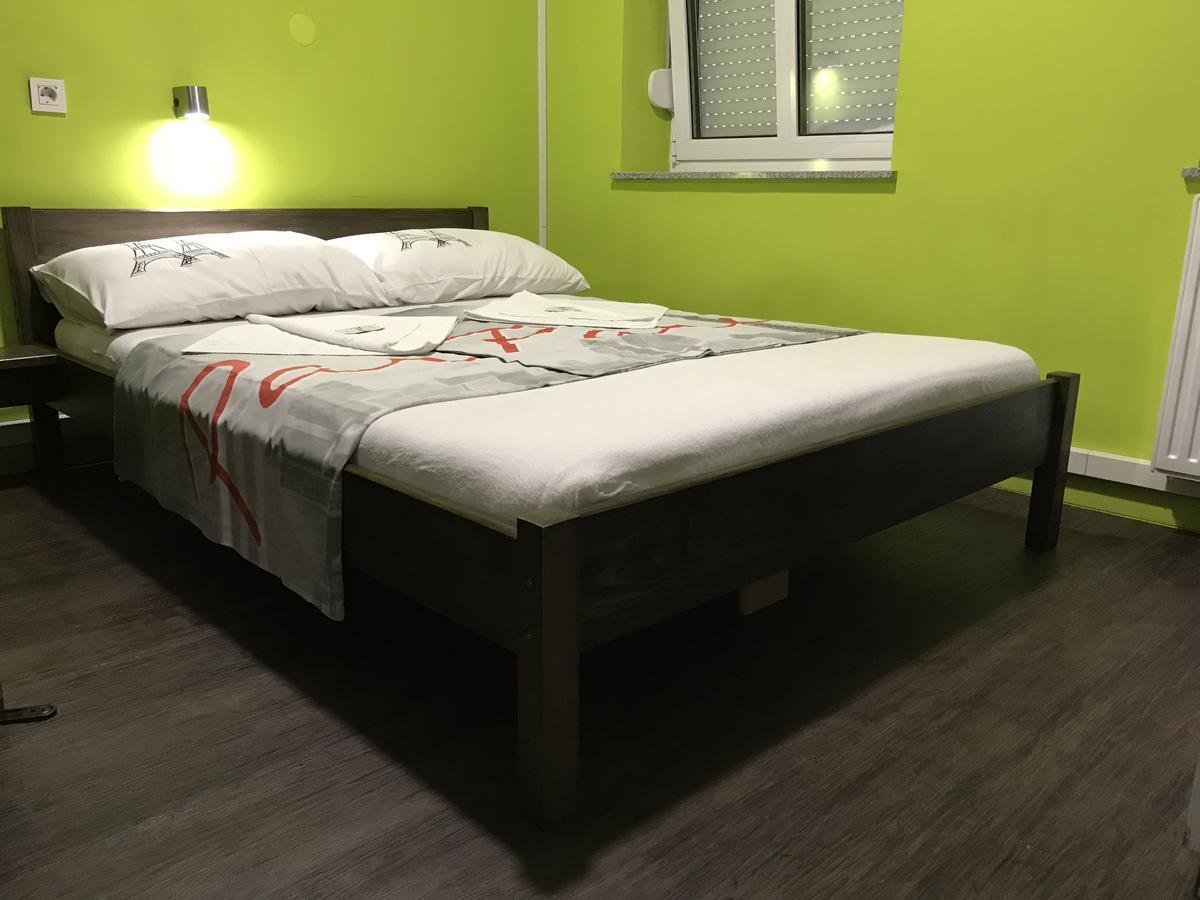 Hostel Paris Zagreb Buitenkant foto